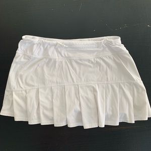 White LULU LEMON Tennis skirt size 4